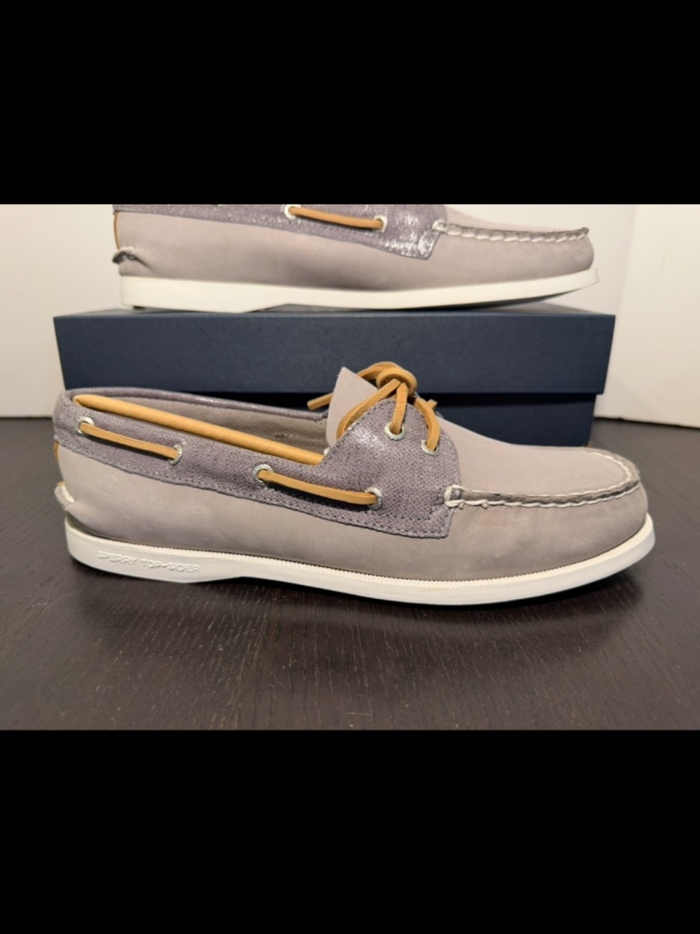 Sperry Authentic Original 2-Eye Leather Boat Shoes Grey Metallic Womans 9M